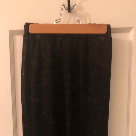 Pre-owned charcoal gray and black fringe skirt - Picture 2 of 3
